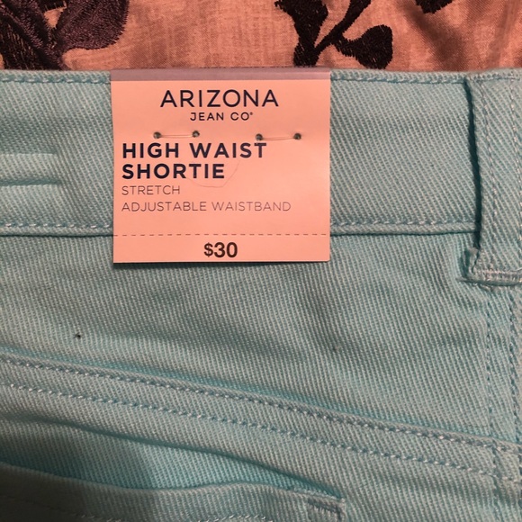 Arizona High Waisted Shorts - Picture 2 of 3